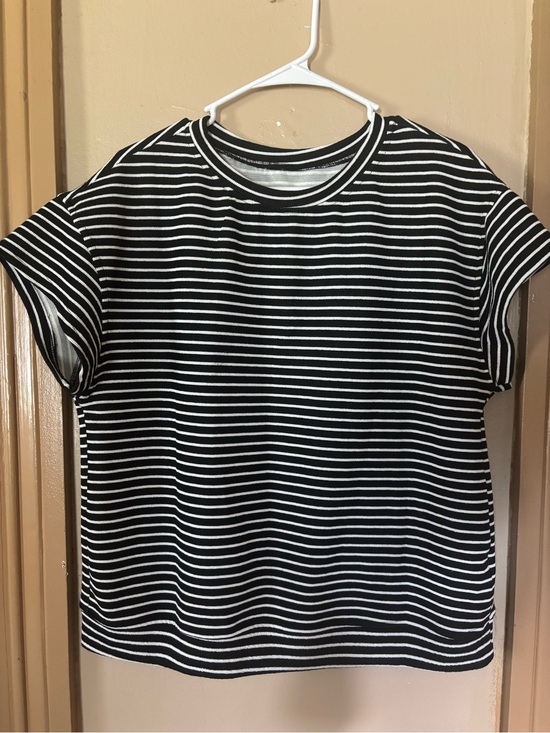 No brand Tops - Black & White Striped Crewneck Womens Shirt